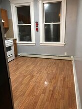 24 Eastern Pkwy in Jersey City, NJ - Building Photo - Building Photo