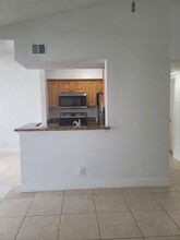 5612 Rock Island Rd in Tamarac, FL - Building Photo - Building Photo