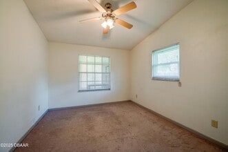 1045 Amber Cir in Port Orange, FL - Building Photo - Building Photo