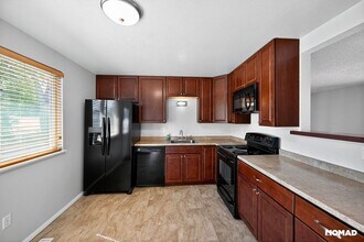 15866 E Cornell Pl in Aurora, CO - Building Photo - Building Photo