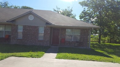 360 Anderson Rd in Reno, TX - Building Photo - Building Photo