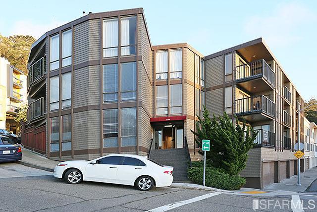 102 Locksley Ave in San Francisco, CA - Building Photo