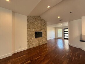 5814 Gloucester Ln in Austin, TX - Building Photo - Building Photo