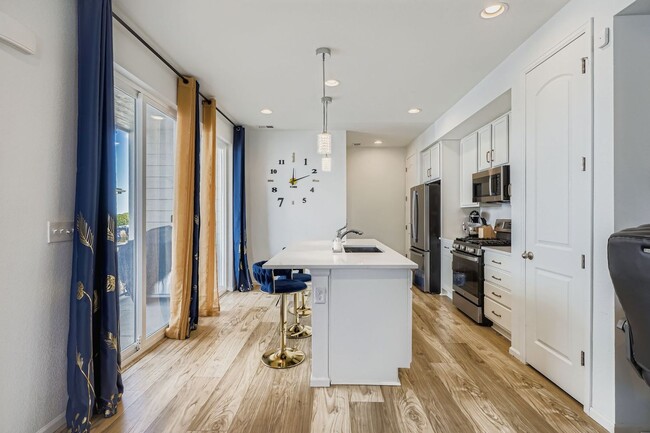 1630 S Tower Rd in Aurora, CO - Building Photo - Building Photo