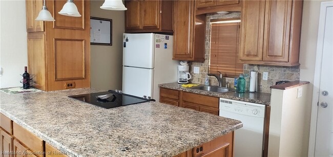 3830 Catalina Dr in Sebring, FL - Foto de edificio - Building Photo