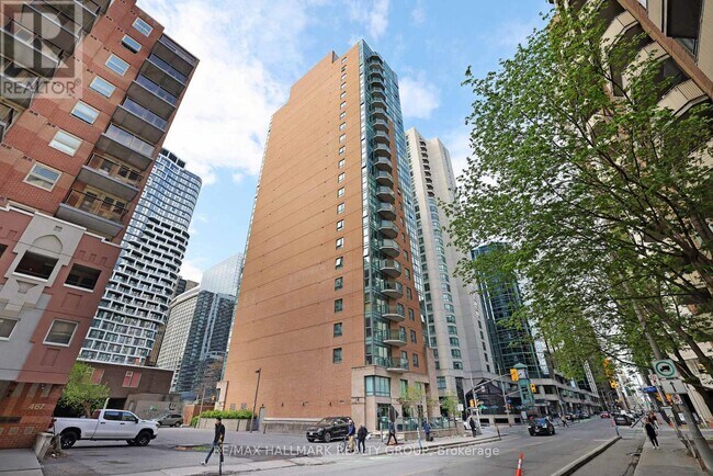 445 Laurier Ave W in Ottawa, ON - Building Photo - Building Photo