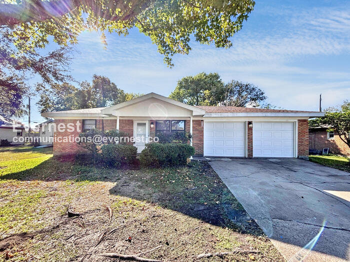 2709 27th Ave N in Texas City, TX - Building Photo