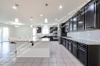 15734 W McKinley St in Goodyear, AZ - Foto de edificio - Building Photo