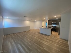 4517 Dover Straight St in Las Vegas, NV - Building Photo - Building Photo