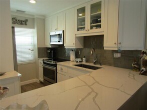 1400 Tarpon Center Dr in Venice, FL - Building Photo - Building Photo