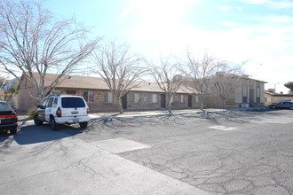 4879 E Owens Ave in Las Vegas, NV - Building Photo - Building Photo