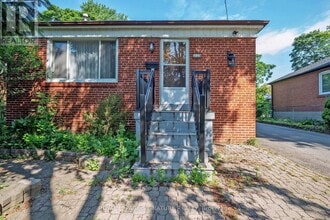 559 Drymen Crescent in Mississauga, ON - Building Photo - Building Photo