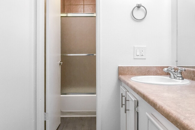 Sturbridge Village Apartments