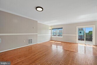 12372 Herrington Manor Dr in Silver Spring, MD - Building Photo - Building Photo