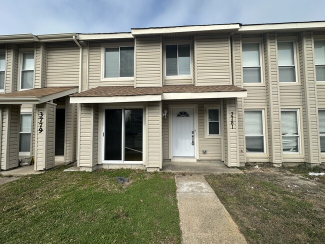 3781 Chimney Creek Dr