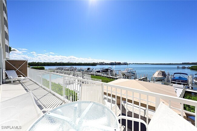 4975 Bonita Beach Rd SW in Bonita Springs, FL - Foto de edificio - Building Photo