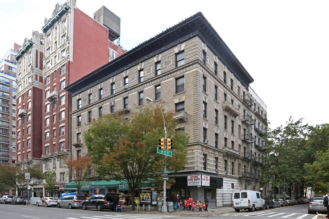 2451-2459 Broadway in New York, NY - Foto de edificio