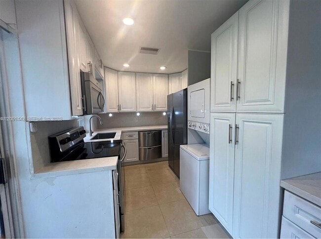 1544 Springside Dr in Weston, FL - Foto de edificio - Building Photo