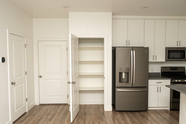 423 W 85 S in Providence, UT - Building Photo - Building Photo