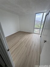 5210 Likini St in Honolulu, HI - Building Photo - Building Photo