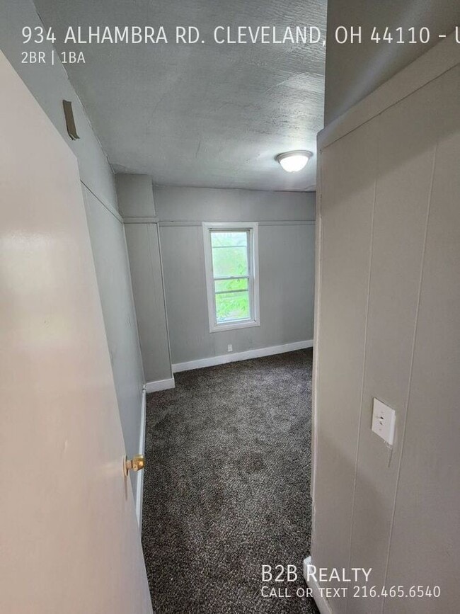 934 Alhambra Rd in Cleveland, OH - Building Photo - Building Photo