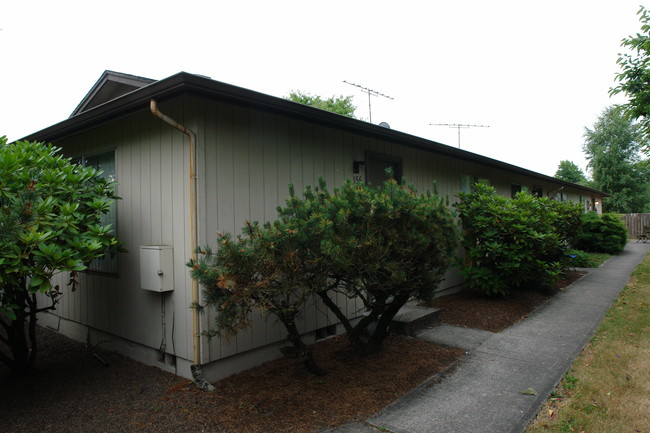 150-160 Manbrin Dr NE in Salem, OR - Building Photo - Building Photo