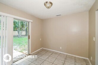 6430 Lucente Dr in Jacksonville, FL - Building Photo - Building Photo