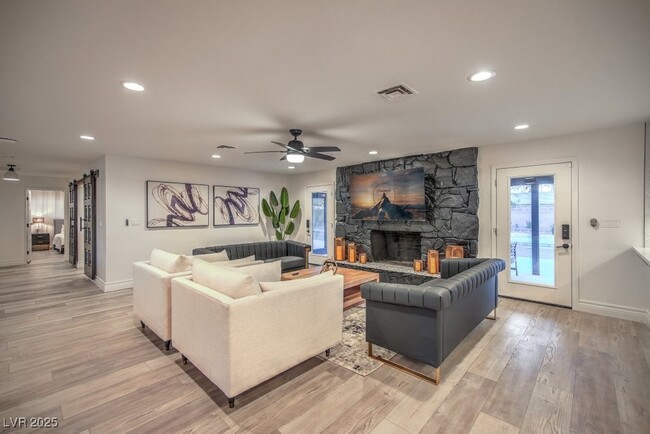 property at 3322 W Mardon Ave