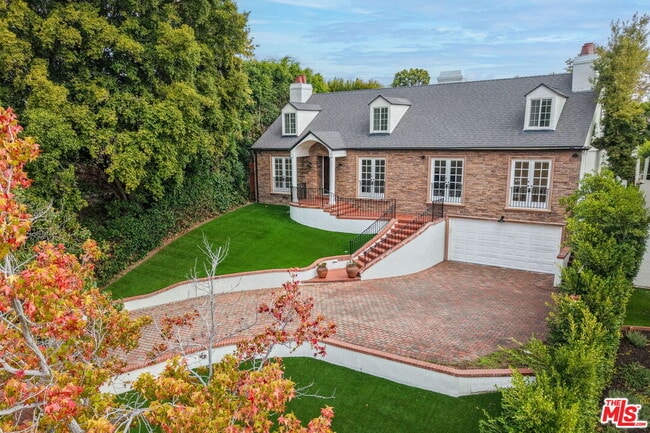 500 Warner Ave in Los Angeles, CA - Building Photo - Building Photo