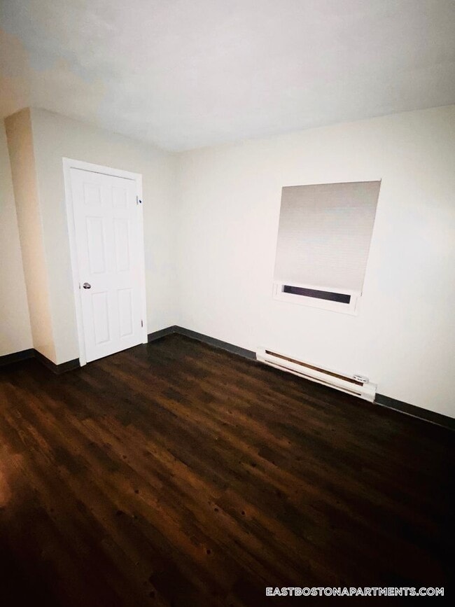 300 Meridian St in Boston, MA - Building Photo - Building Photo