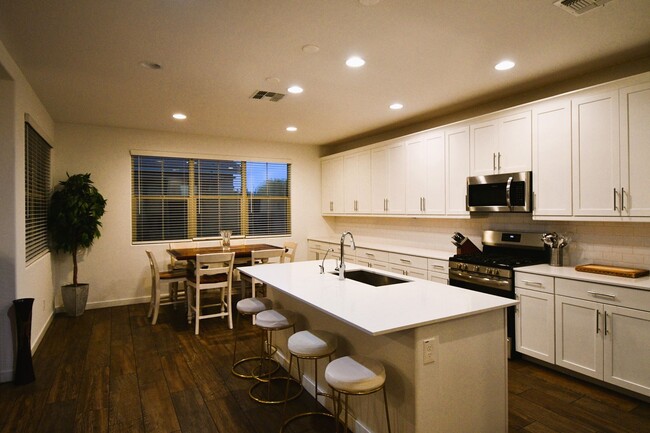 2586 E Athena Ave in Gilbert, AZ - Building Photo - Building Photo