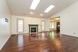 3206 Kings Pond Rd in Greensboro, NC - Building Photo - Building Photo