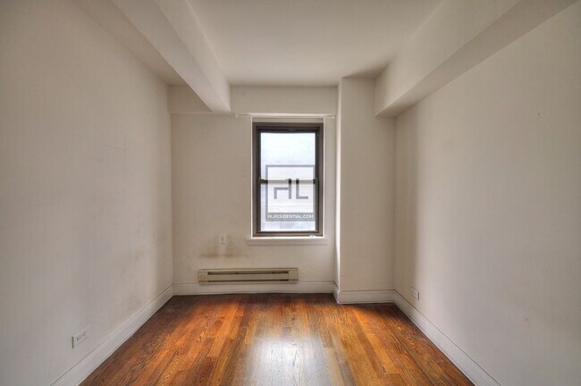 EAST 57 STREET in New York, NY - Building Photo - Building Photo