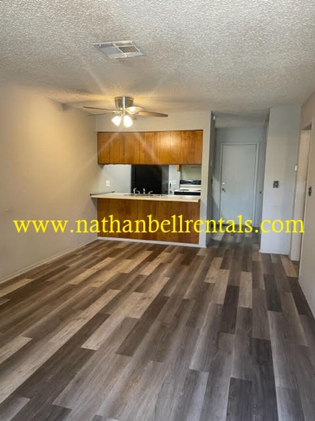 property at 1294 E Houston St