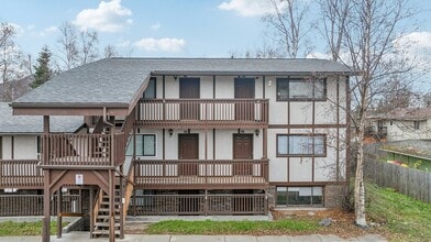 ReNew End Street in Eagle River, AK - Foto de edificio - Building Photo