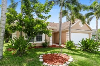 108 Sherwood Dr in Royal Palm Beach, FL - Building Photo - Building Photo