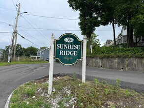 38 Padanaram Ave in Danbury, CT - Building Photo - Building Photo