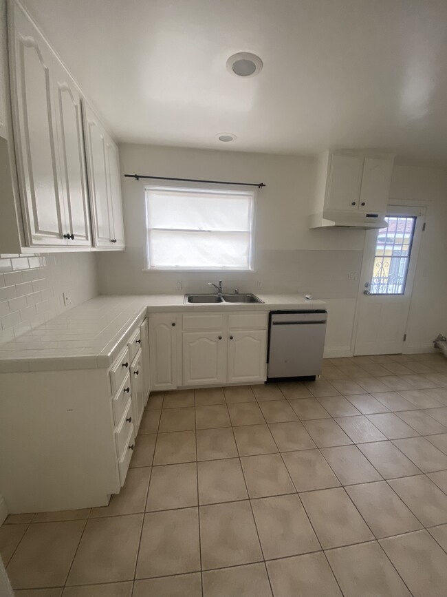 5923 La Tijera Blvd, Unit 5923