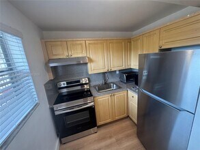 1201 SW 42nd Ave in Miami, FL - Building Photo - Building Photo
