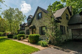 918 E Portland St in Springfield, MO - Building Photo - Building Photo