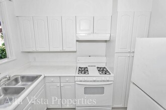 855 Emerald St in San Diego, CA - Building Photo - Building Photo