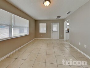 6320 Moog Rd in Holiday, FL - Foto de edificio - Building Photo