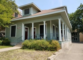 110 E 30th St, Unit B in Austin, TX - Building Photo