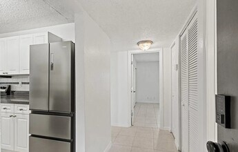 355 Monument Rd in Jacksonville, FL - Building Photo - Building Photo