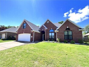 4416 W Arlington Dr in Rogers, AR - Building Photo - Building Photo