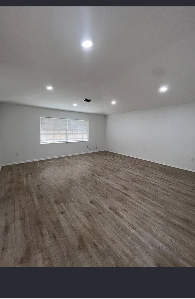 14749 SW 82nd Ter in Miami, FL - Building Photo - Building Photo