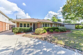 2030 Cheshire Ln in Houston, TX - Building Photo - Building Photo