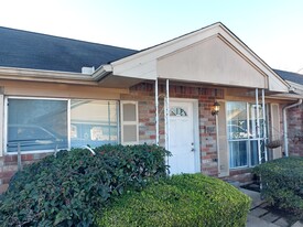 3362 Burke Rd in Pasadena, TX - Building Photo