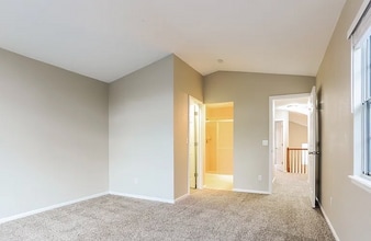 12802 E Wyoming Cir in Aurora, CO - Building Photo - Building Photo