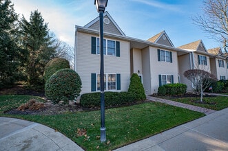 1113 Savoy Dr in Melville, NY - Building Photo - Building Photo